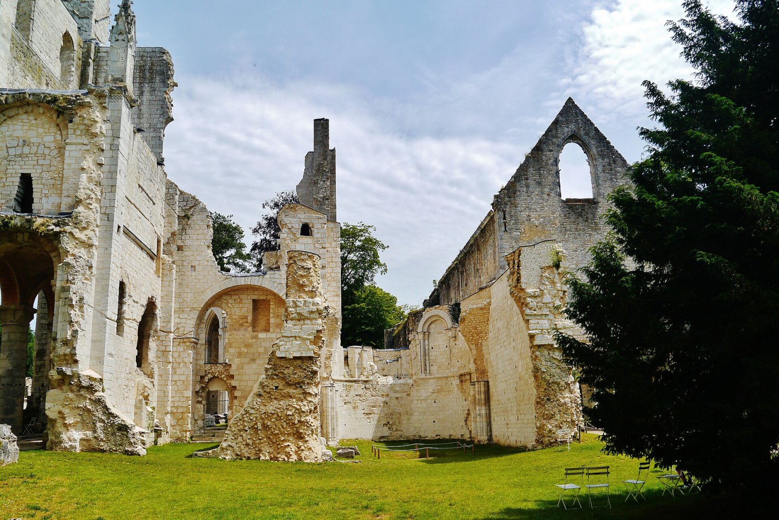 Discover the Abbaye de Jumièges: a Normandy Treasure - Jumièges | Secret World Trip Planner