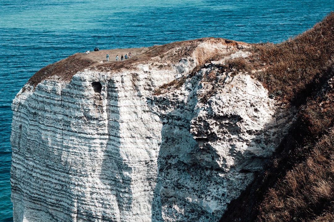 Откройте для себя Этретат: захватывающие скалы Нормандии - Étretat | Secret World Trip Planner