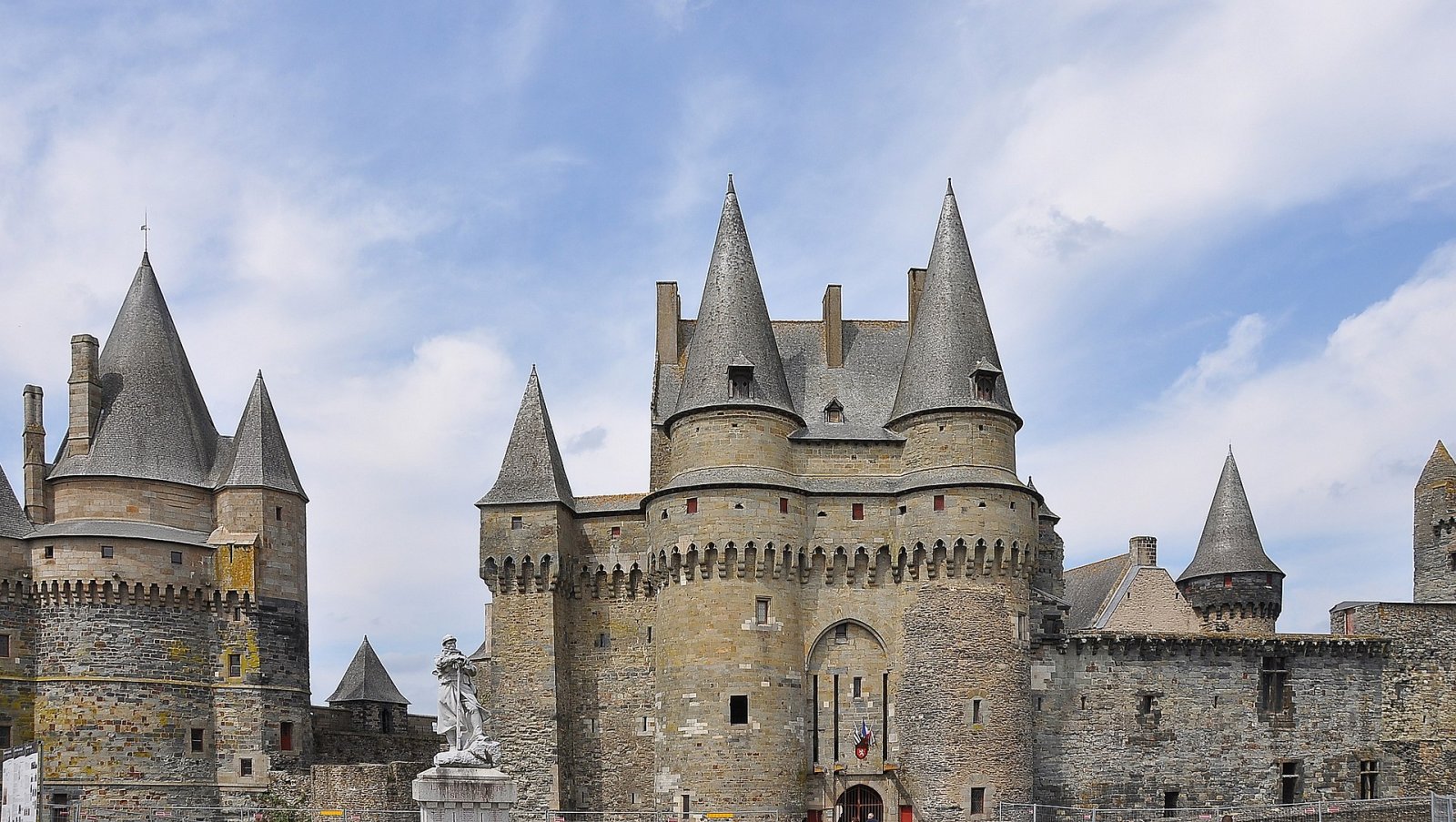 Scopri il fascino del Château de Vitré in Bretagna - Vald'Yerre | Secret World Trip Planner