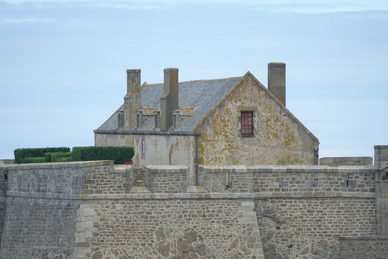Discover the Remparts de Saint-Malo: History and Beauty of Brittany - Pecqueuse | Secret World Trip Planner