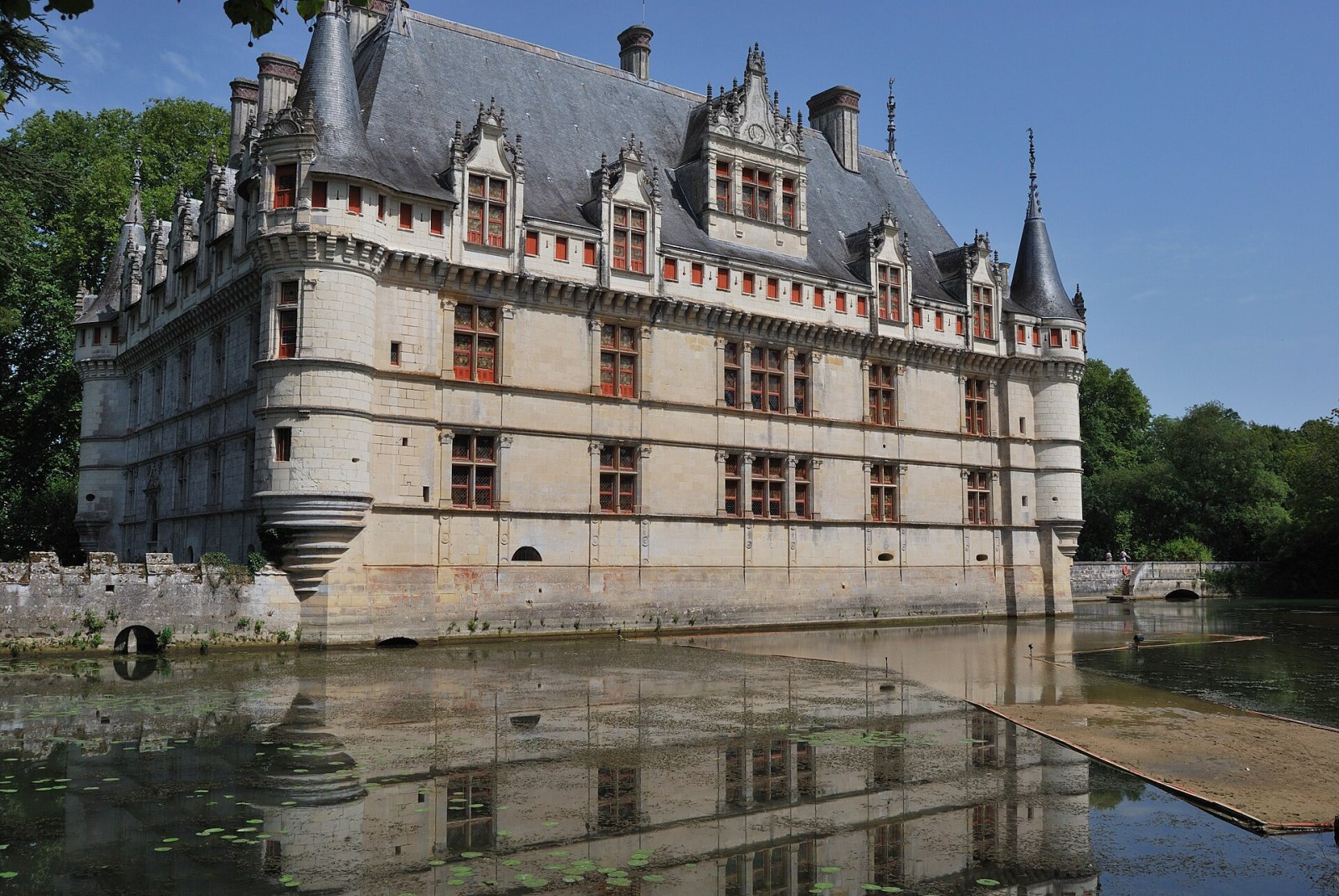Descubre el Château d'Azay-le-Rideau: una joya del Valle del Loira - Azay-le-Rideau | Secret World Trip Planner