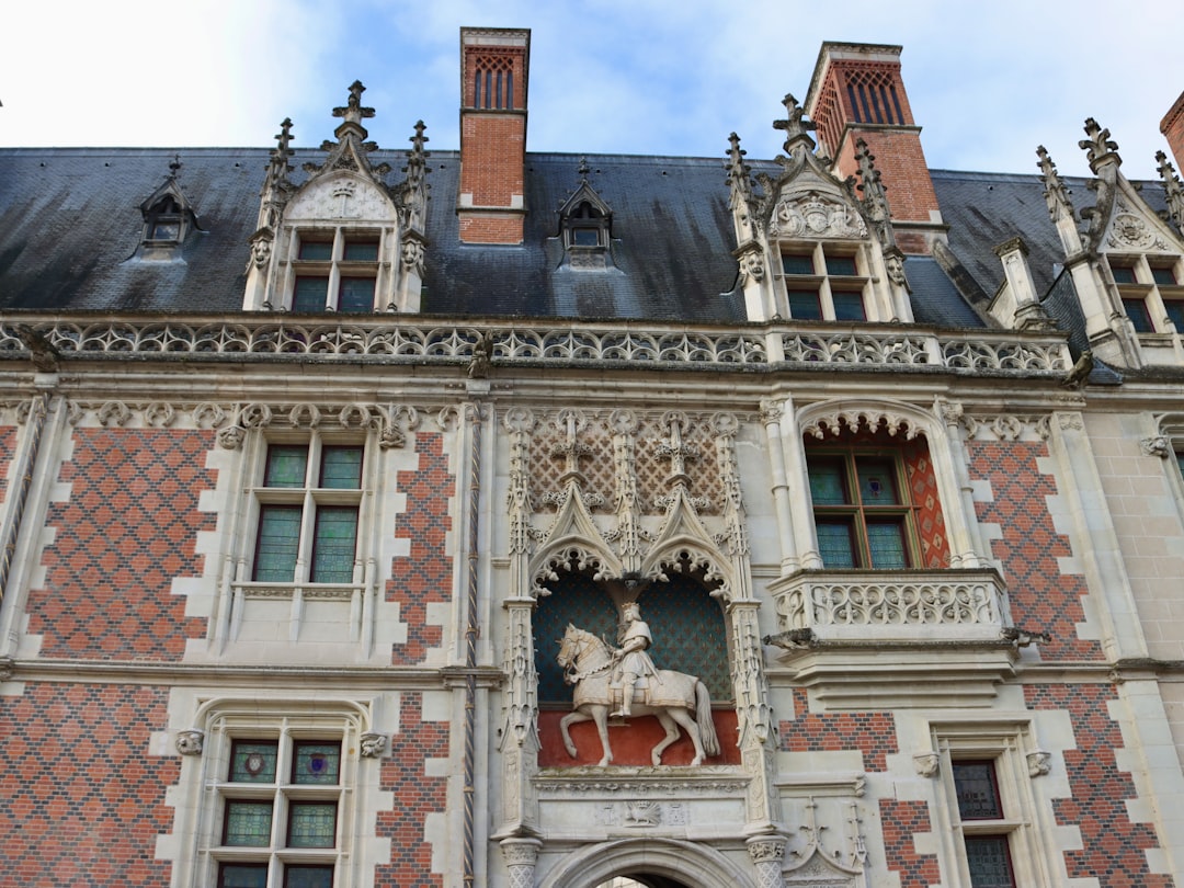 シャトー・ド・ブロワの歴史的魅力を発見する - Blois | Secret World Trip Planner