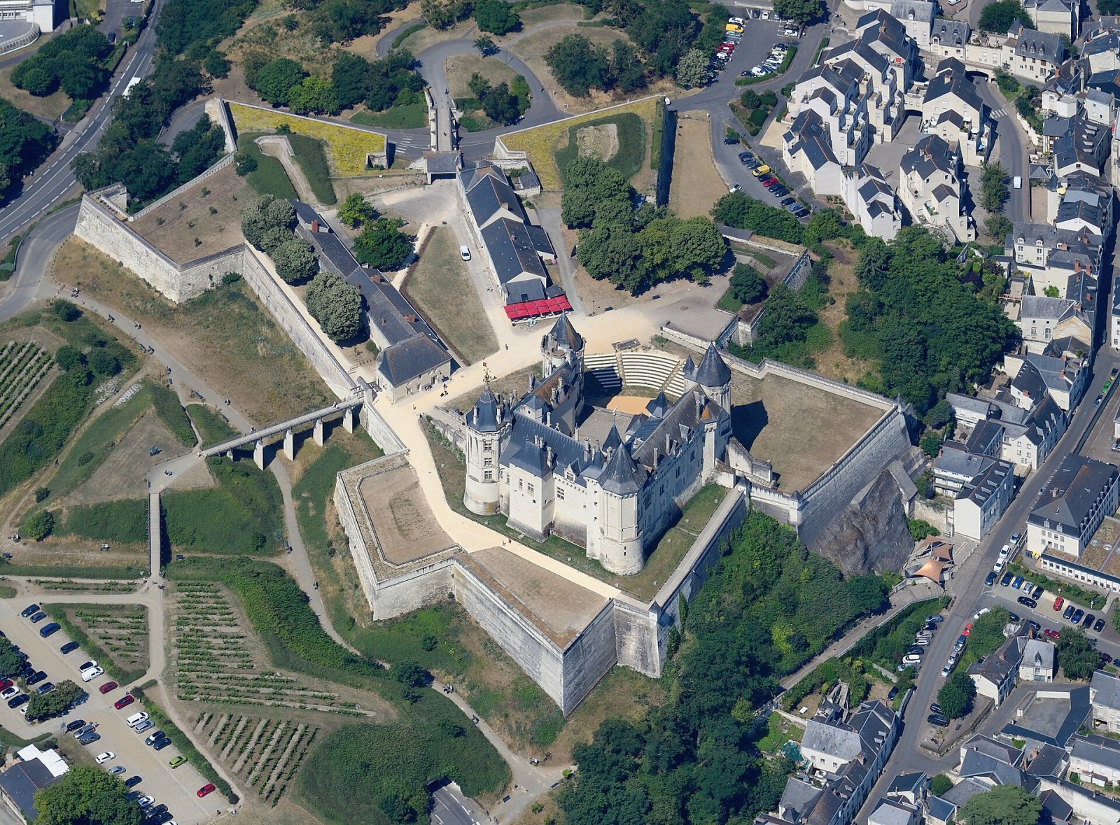 Descubra o encanto do Château de Saumur na França - Chouzé-sur-Loire | Secret World Trip Planner