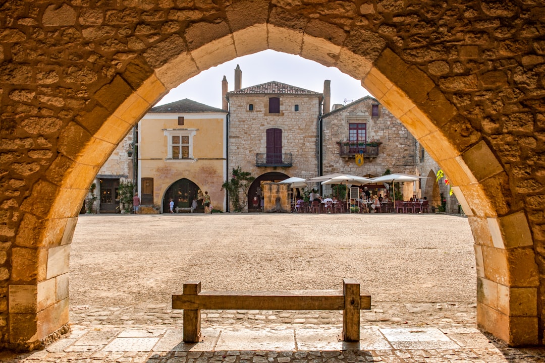 Découvrez la Bastide de Monpazier : un bijou de la Nouvelle-Aquitaine - Marsalès | Secret World Trip Planner