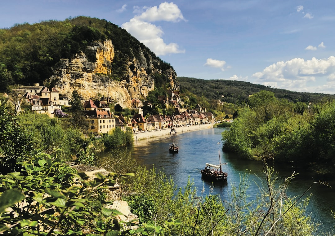 Descubre La Roque-Gageac: Una joya de Nouvelle-Aquitaine - La Roque-Gageac | Secret World Trip Planner