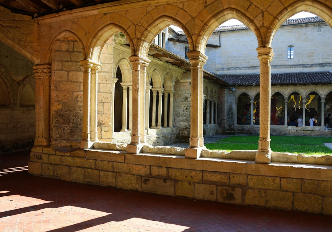 Scopri Saint-Émilion: un gioiello medievale della Francia - Saint-Méard-de-Gurçon | Secret World Trip Planner