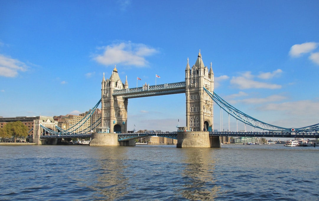 Secret World vs Google Trips: Il Miglior Trip Planner per Londra - Londra | Secret World Trip Planner