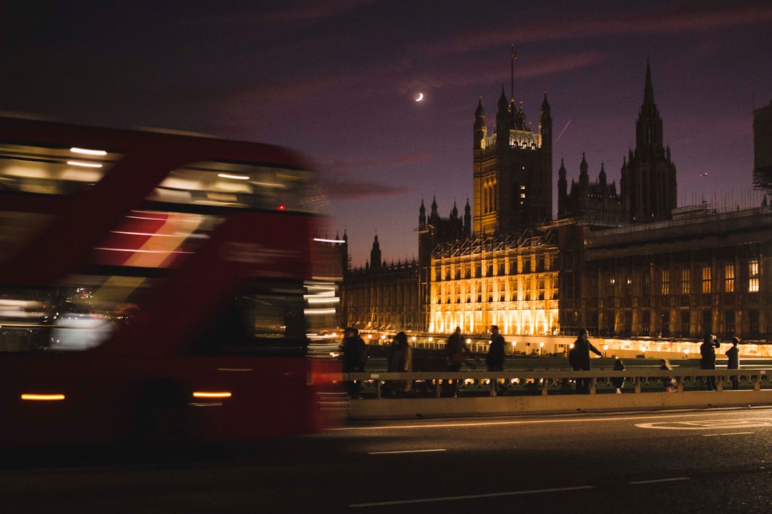 Secret World vs Google Trips: Il Miglior Trip Planner per Londra - Londra | Secret World Trip Planner