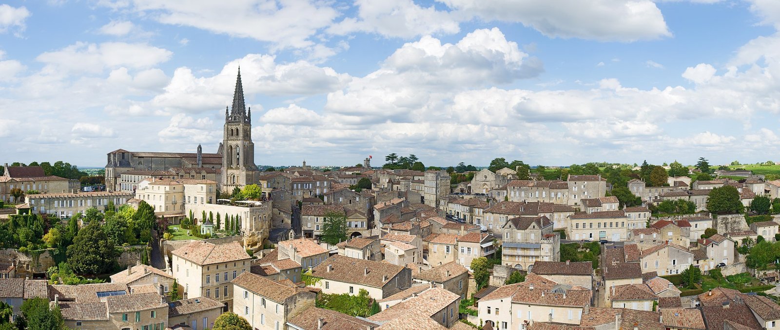 探索圣埃米利翁:法国的中世纪瑰宝 - Saint-Méard-de-Gurçon | Secret World Trip Planner