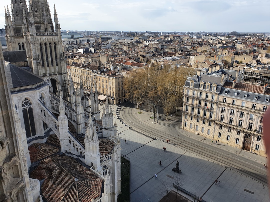 Découvrez la Cathédrale Saint-André de Bordeaux : un bijou néoclassique - Saint-Germain-et-Mons | Secret World Trip Planner