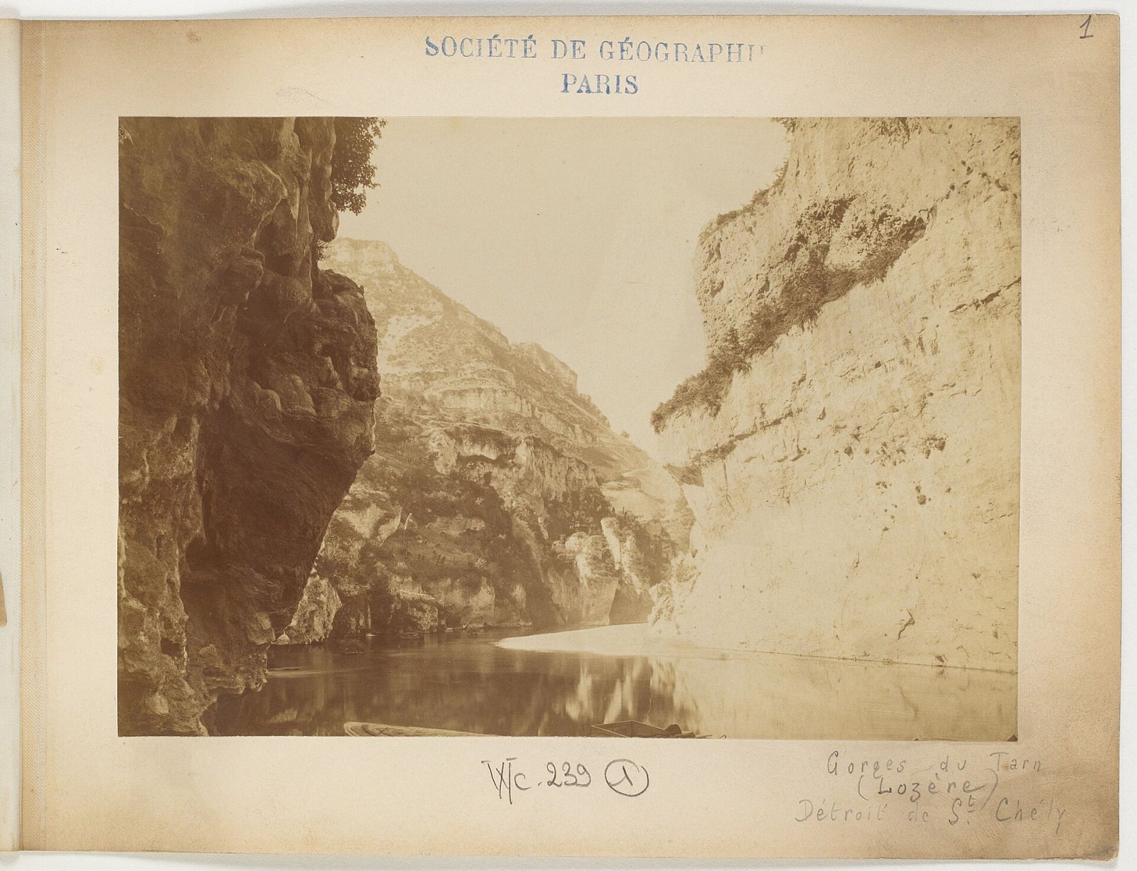 Descubre las Gorges de l'Aveyron en Saint-Antonin-Noble-Val - Saint-Antonin-Noble-Val | Secret World Trip Planner