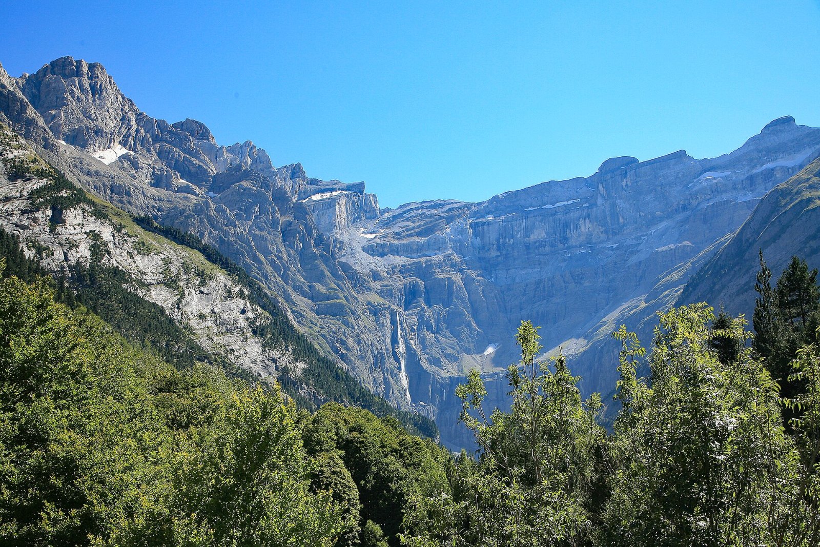 Scopri il Cirque de Gavarnie: un gioiello naturale in Occitanie | Secret World Trip Planner