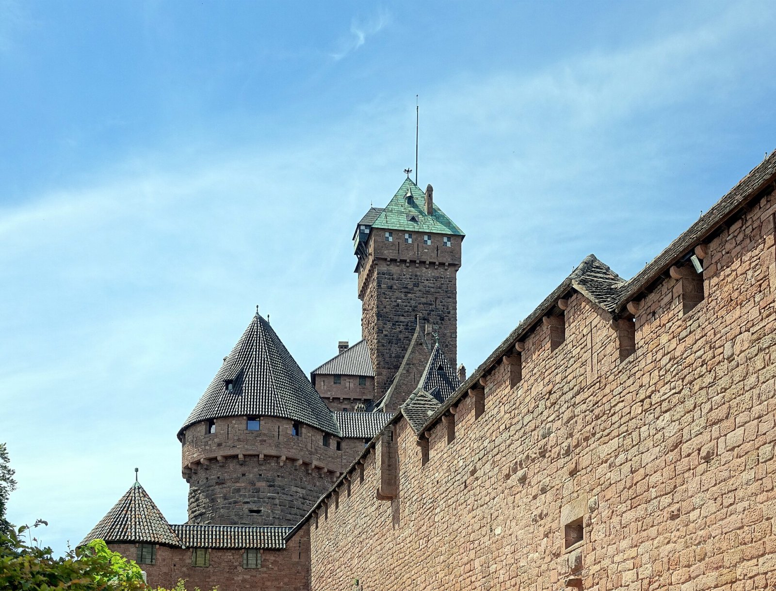 Découvrez le charme du Château du Haut-Koenigsbourg en Alsace - Orschwiller | Secret World Trip Planner