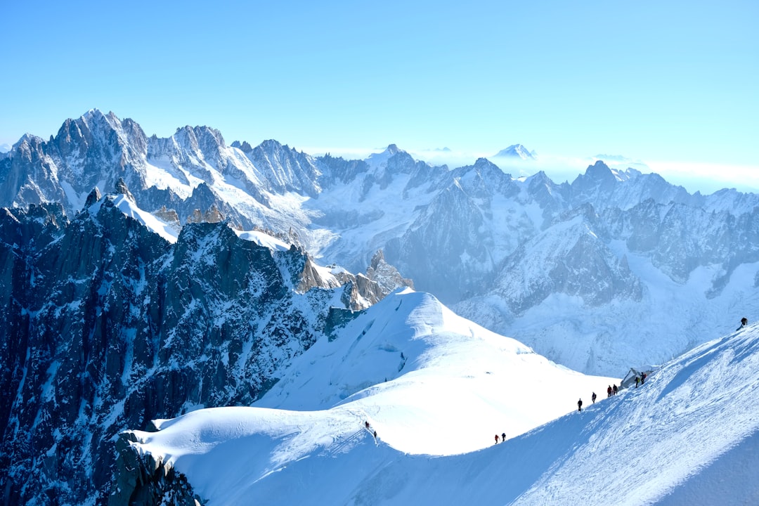Aiguille du Midi : Un Paradis Naturel à Chamonix - Chamonix-Mont-Blanc | Secret World Trip Planner
