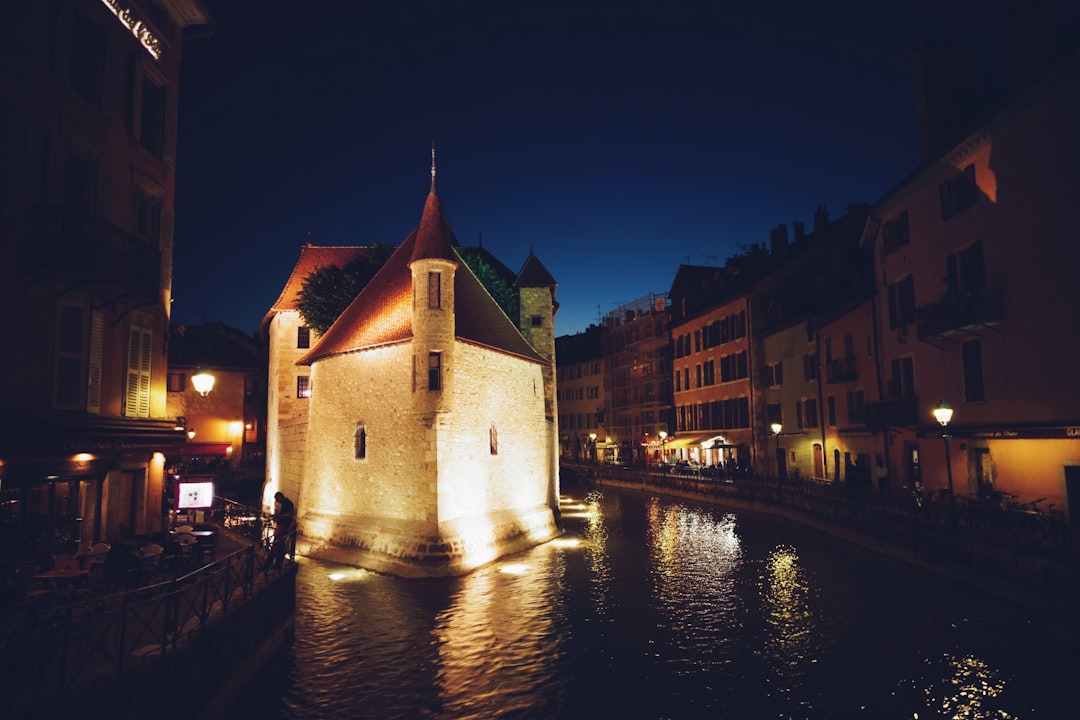 Scopri la Vieille Ville d'Annecy: storia e bellezze nascoste - Annecy | Secret World Trip Planner