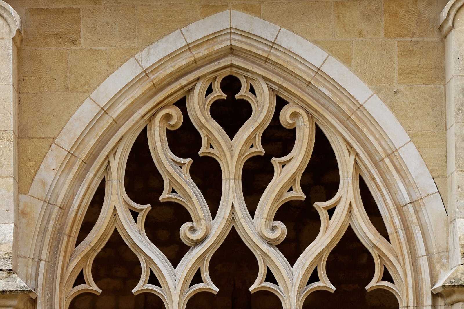 Entdecken Sie die Abbaye de Cadouin: ein Juwel der Nouvelle-Aquitaine - Le Buisson-de-Cadouin | Secret World Trip Planner