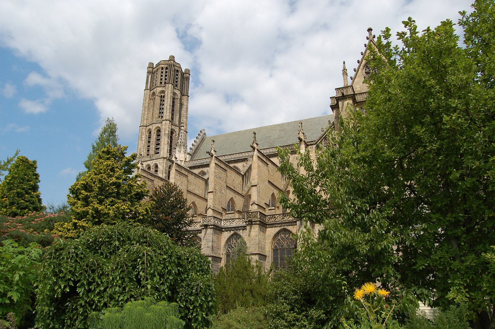 Descubre la Cathédrale Saint-Étienne de Limoges: una joya cultural - Limoges | Secret World Trip Planner