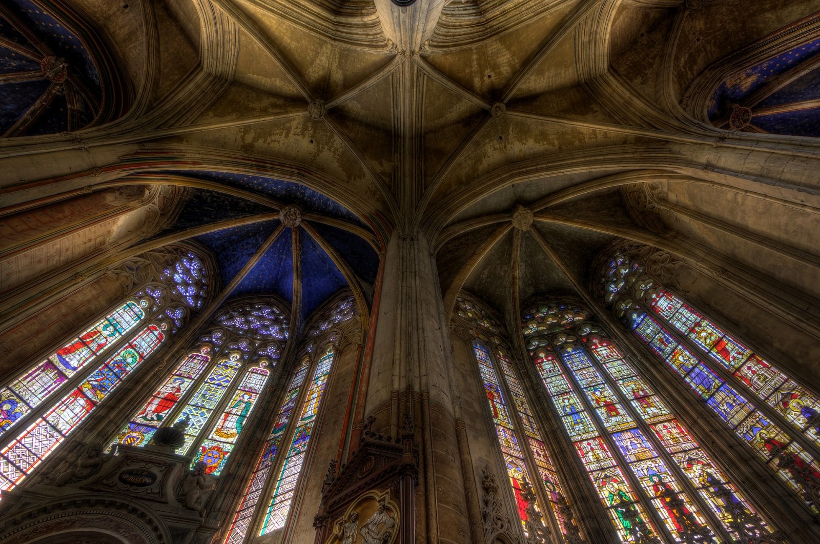 Scopri la maestosità della Cathédrale Saint-Étienne di Tolosa - Toulouse | Secret World Trip Planner