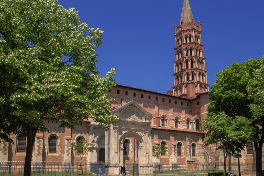 Scopri la Basilique Saint-Sernin di Tolosa: un tesoro culturale - Toulouse | Secret World Trip Planner