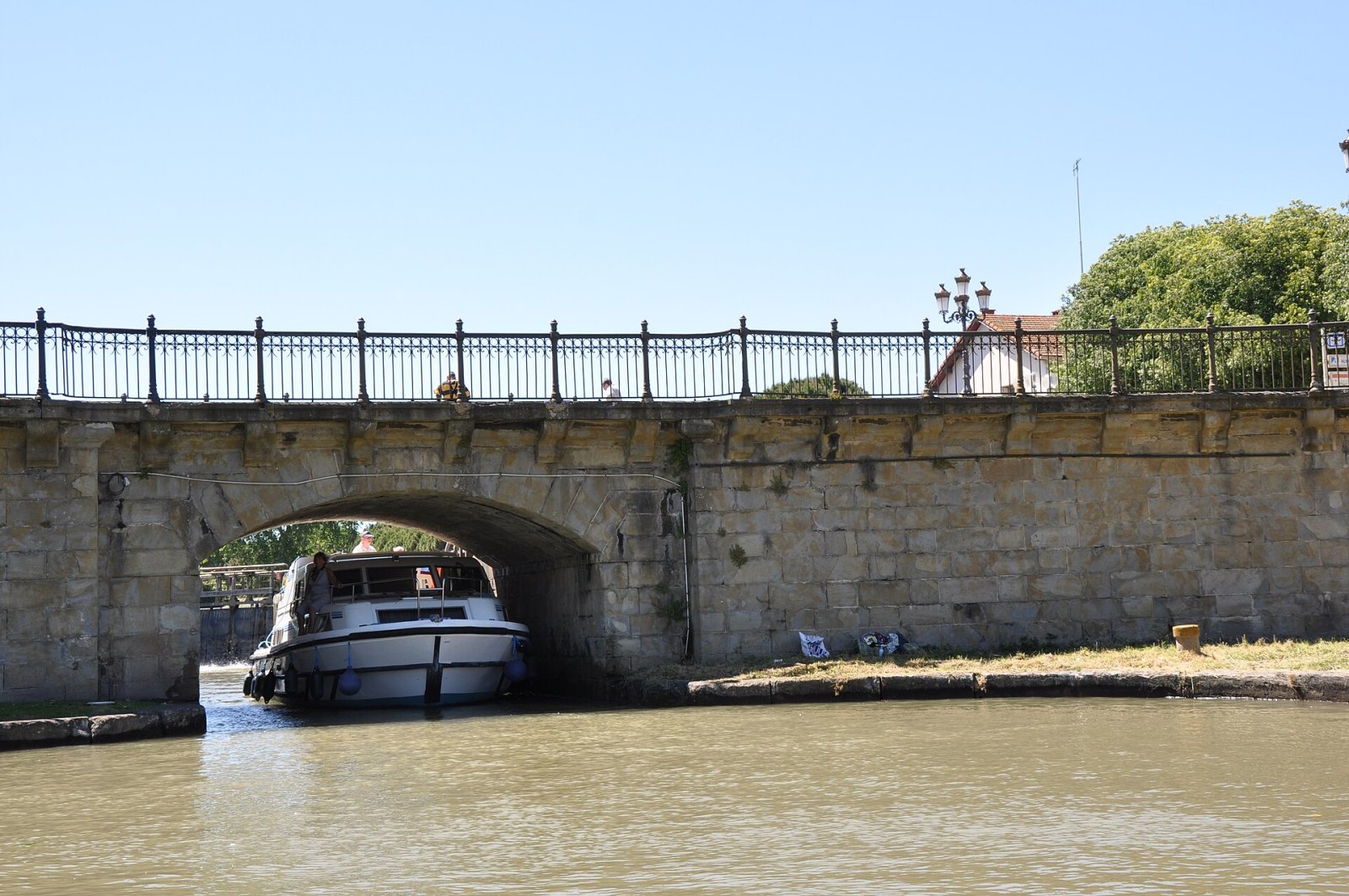 Scopri il Canal du Midi: Storia e Fascino di Carcassonne - Carcassonne | Secret World Trip Planner