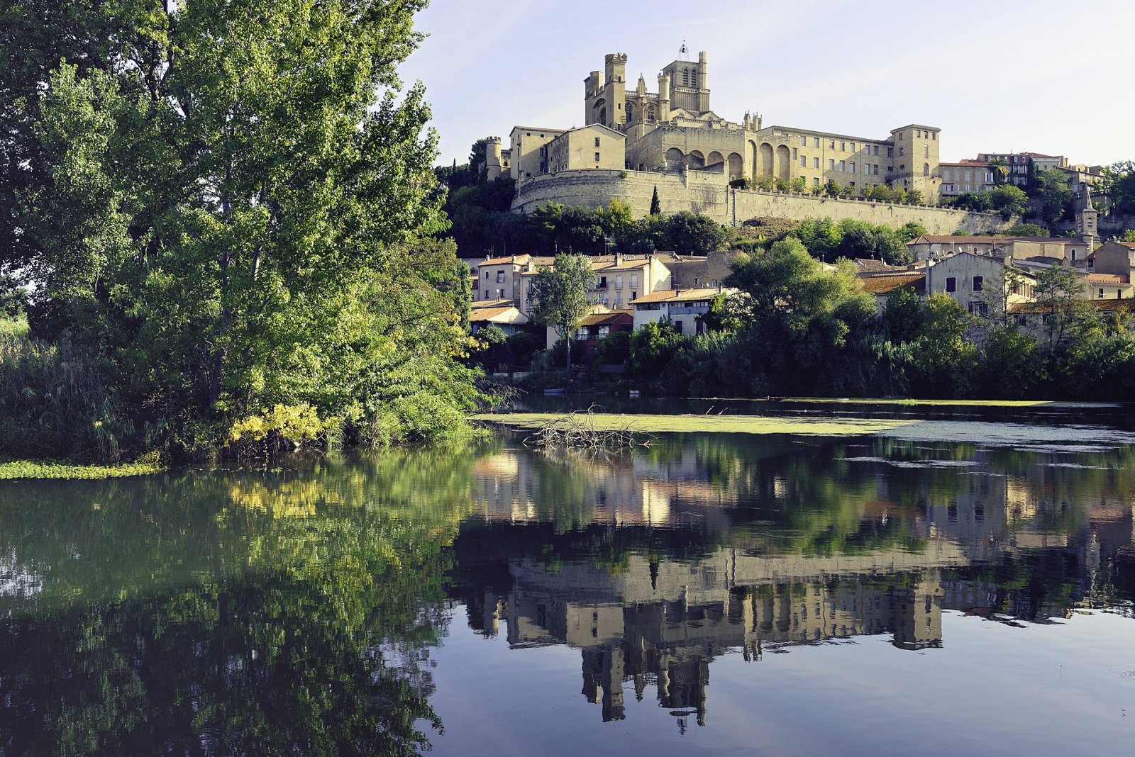 Scopri la Cathédrale Saint-Nazaire a Béziers: un gioiello di Occitanie — Béziers