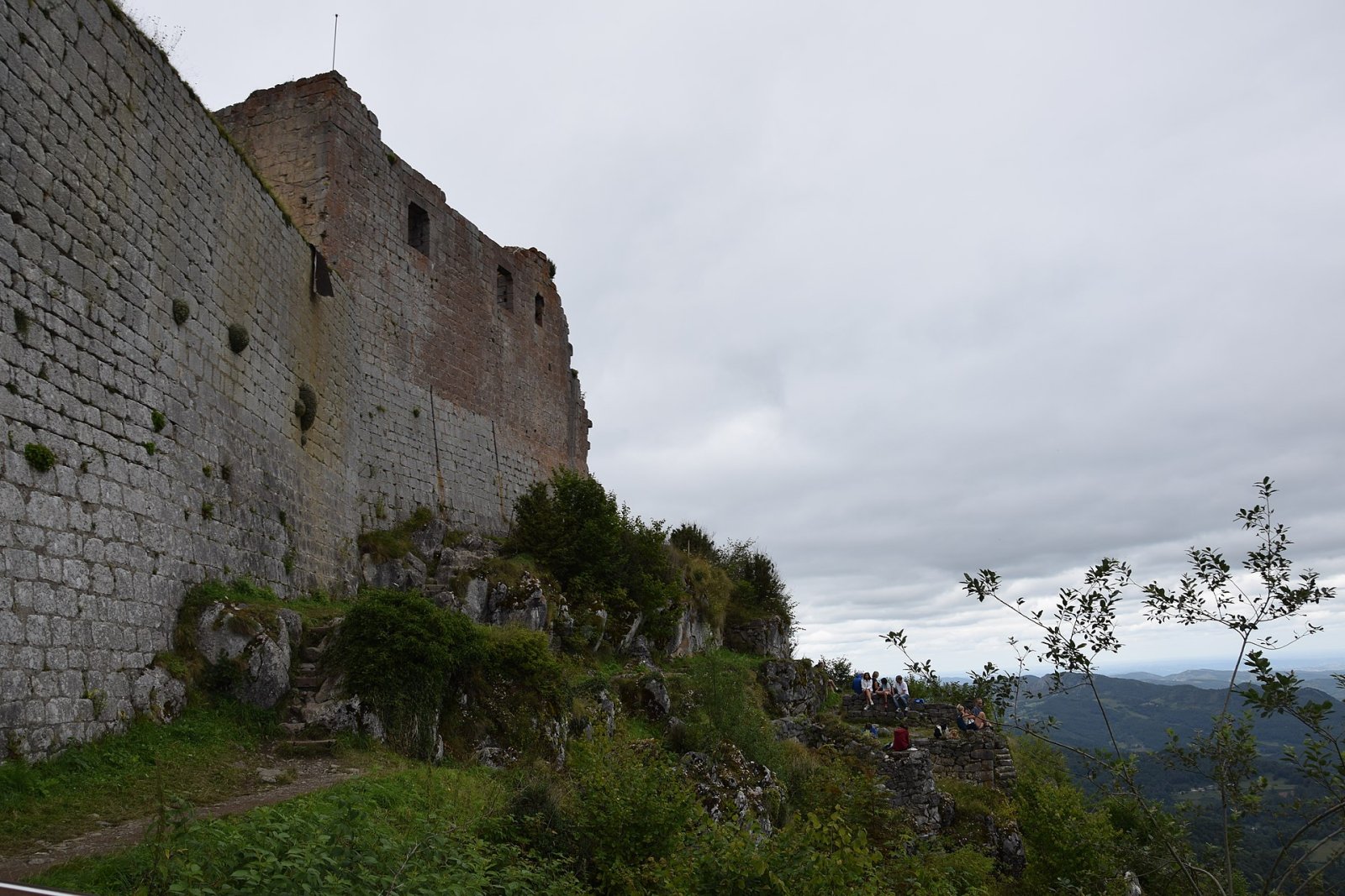 Château de Montségur: un viaggio nella storia dell'Occitanie - Montségur | Secret World Trip Planner