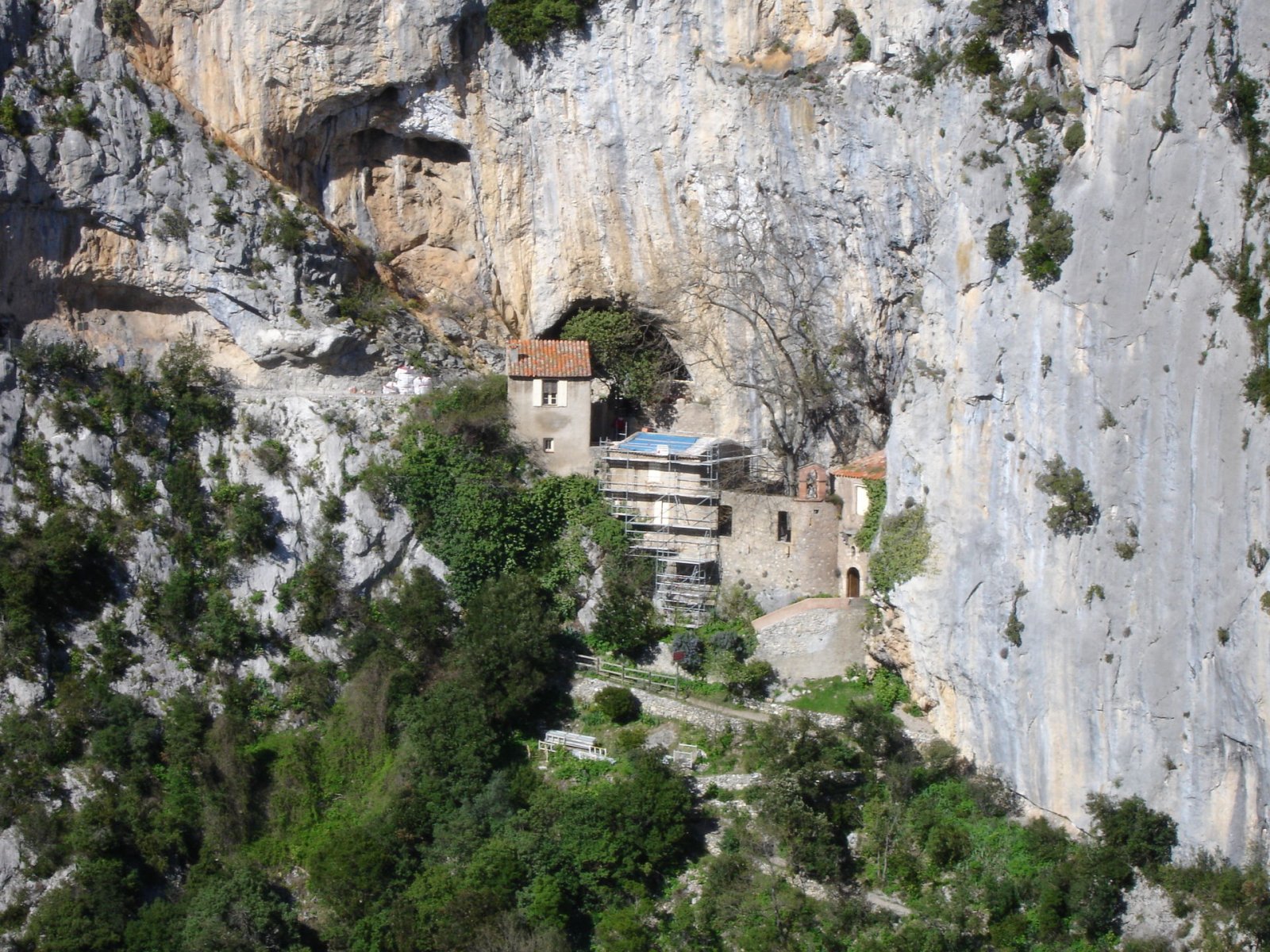 Découvrez les Gorges de Galamus : un bijou naturel en Occitanie - Saint-Paul-de-Fenouillet | Secret World Trip Planner