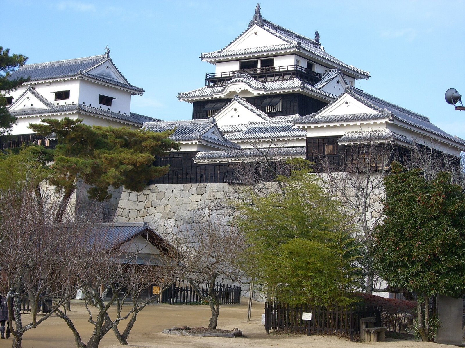 Scopri il Castello di Matsuyama: Storia e Bellezze - Matsuyama | Secret World Trip Planner