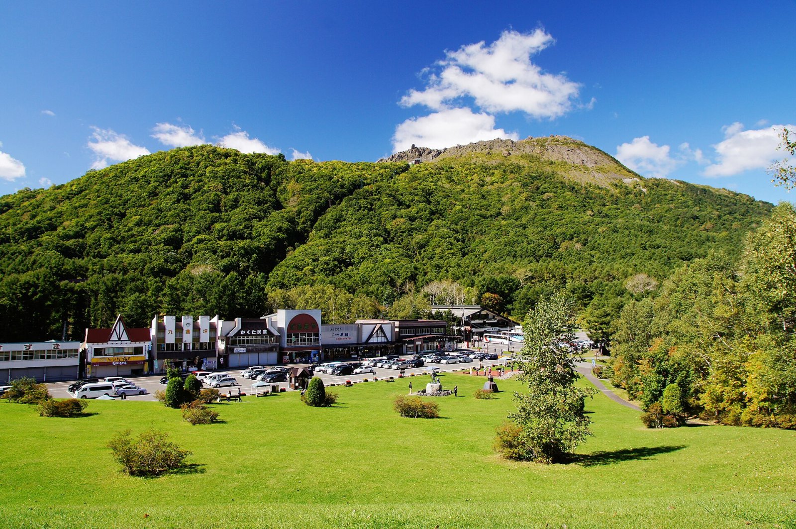 Mount Usu: Un Paradiso Naturale a Sobetsu, Hokkaido - Date | Secret World Trip Planner