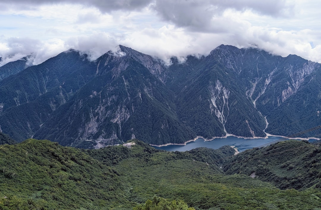 Откройте для себя магию Альпийского маршрута Татэяма Куробэ в Японии - Tateyama | Secret World Trip Planner