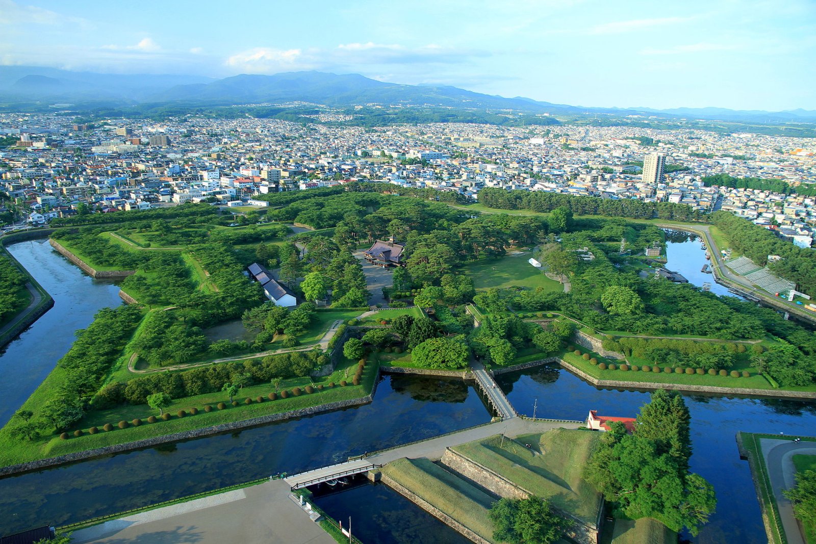Descubre el Fort Goryokaku: Historia y Bellezas de Hakodate - Hakodate | Secret World Trip Planner