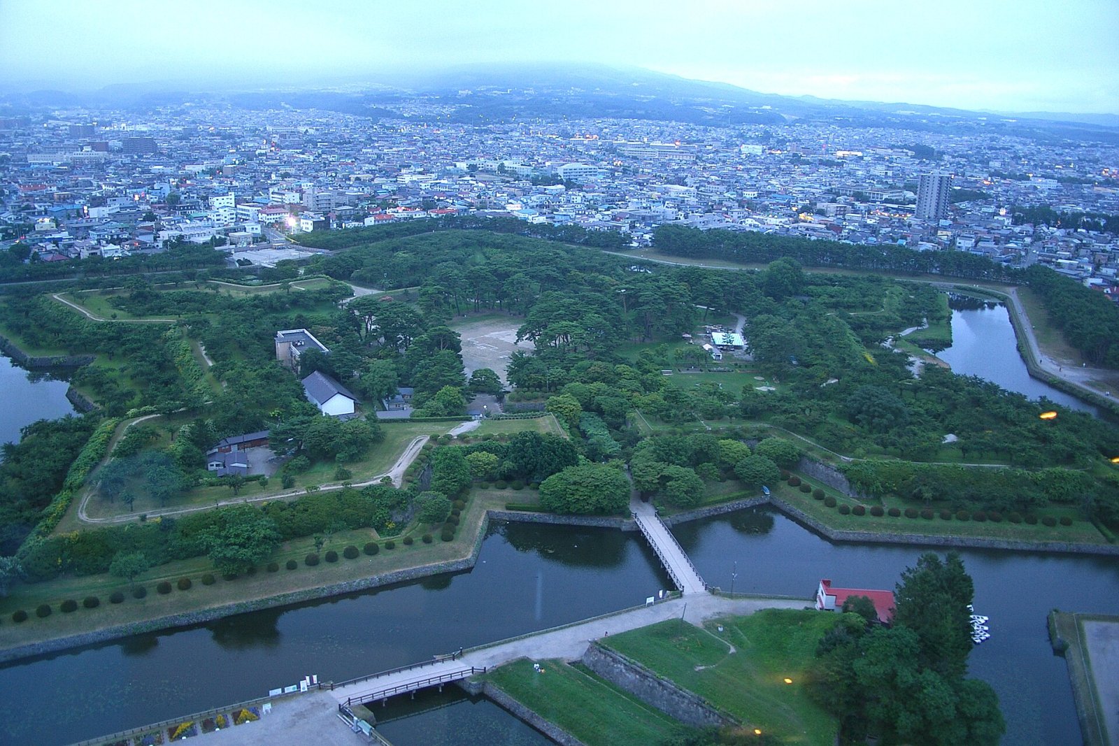 Descubre el Fort Goryokaku: Historia y Bellezas de Hakodate - Hakodate | Secret World Trip Planner