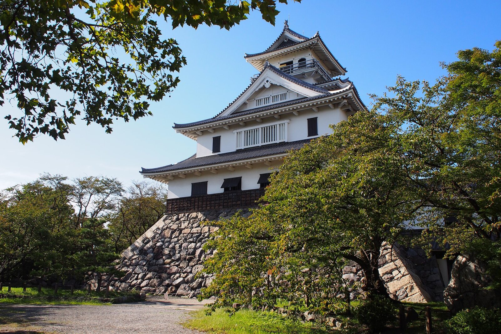 Découvrez l'Histoire et la Beauté du Château de Nagahama - Nagahama | Secret World Trip Planner