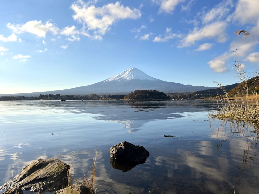 Scopri il Lago Kawaguchi: un gioiello della natura giapponese - Fujikawaguchiko | Secret World Trip Planner