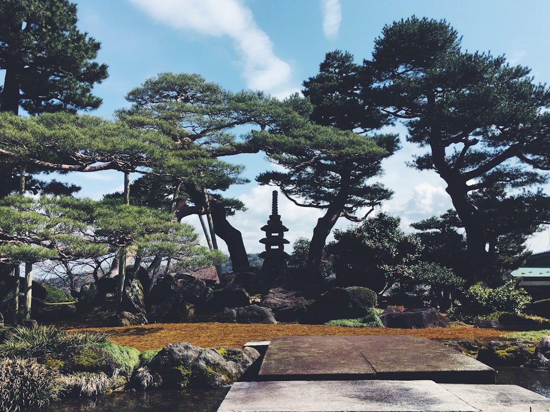 Entdecken Sie den Kenroku-en Garten: Ein Naturparadies in Kanazawa - Kanazawa | Secret World Trip Planner