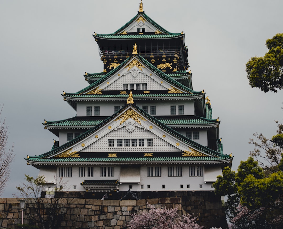 Замок Осака: Путешествие в Историю Японии - Osaka | Secret World Trip Planner