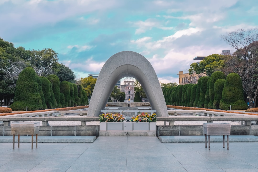 広島平和記念碑：記憶と希望の旅 - Hiroshima | Secret World Trip Planner
