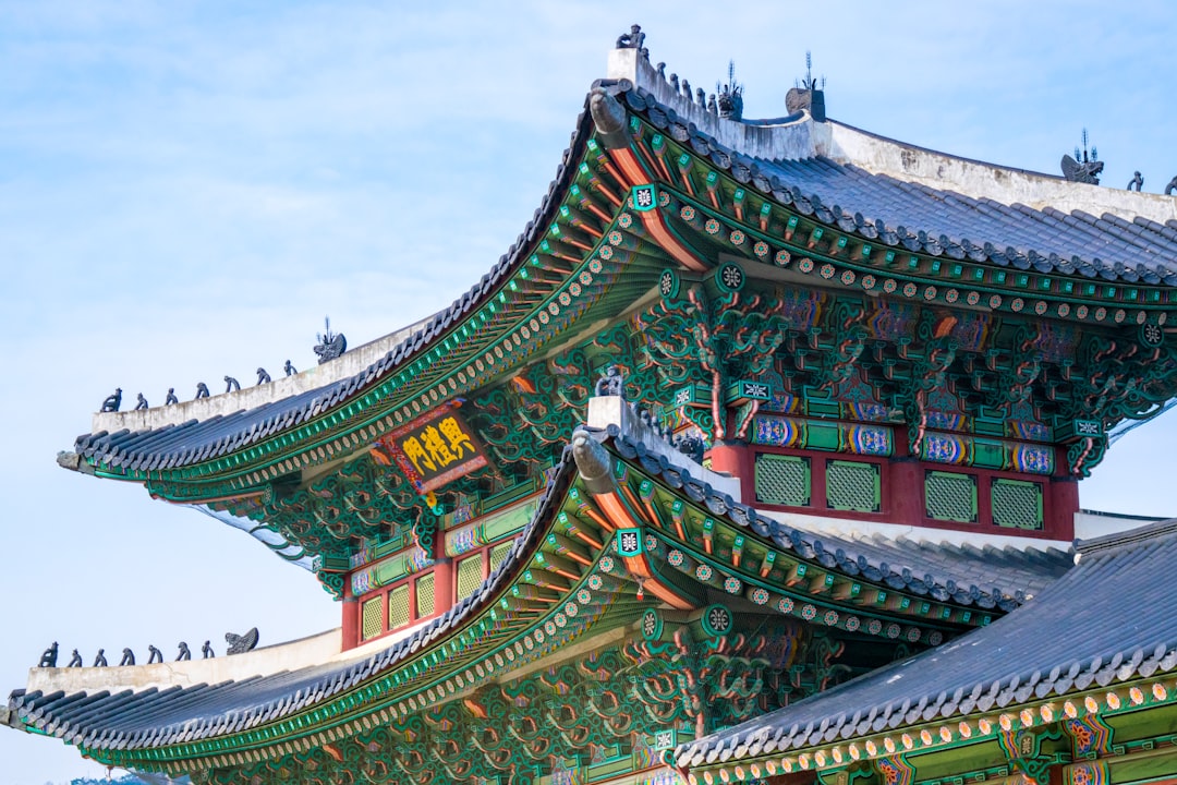 경복궁 발견하기: 서울의 역사와 아름다움 - Jongno District | Secret World Trip Planner