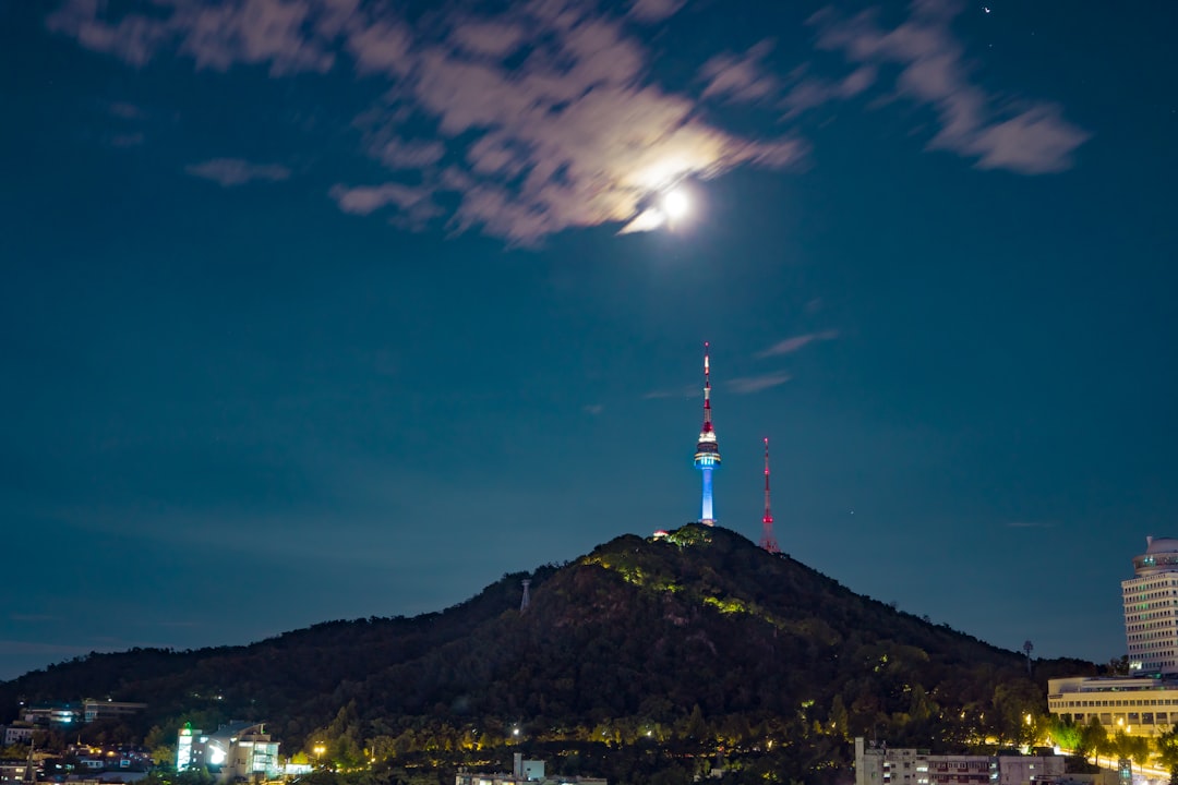 남산 서울 타워: 놓쳐서는 안 될 서울의 아이콘 - Yongsan District | Secret World Trip Planner