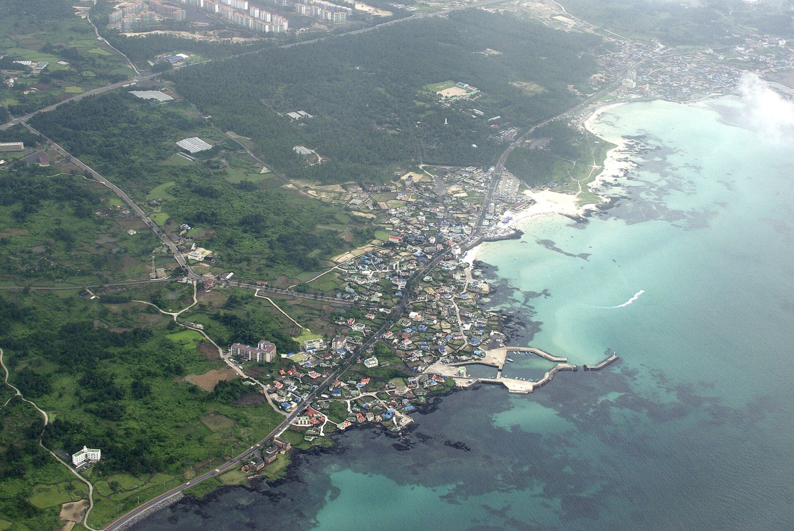 Découvrez Hyeopjae Beach : Un Paradis Naturel à Jeju - Cheju | Secret World Trip Planner