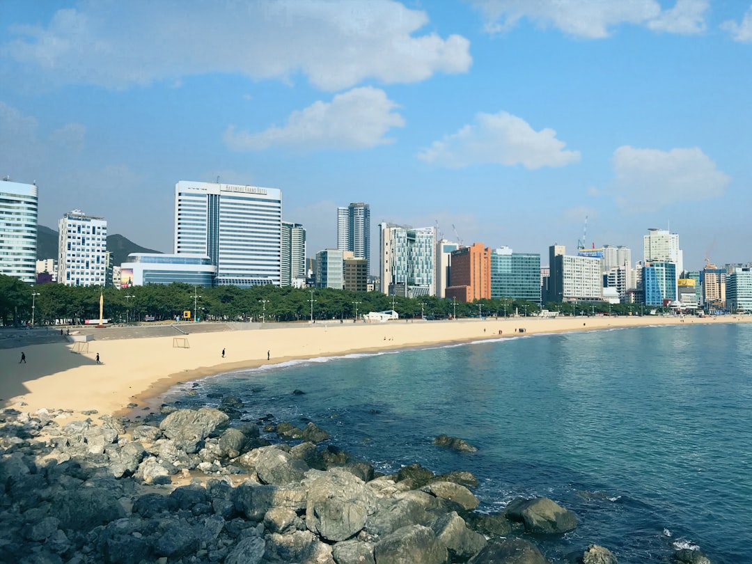 Scopri la bellezza di Songdo Beach a Busan - Seo-gu | Secret World Trip Planner