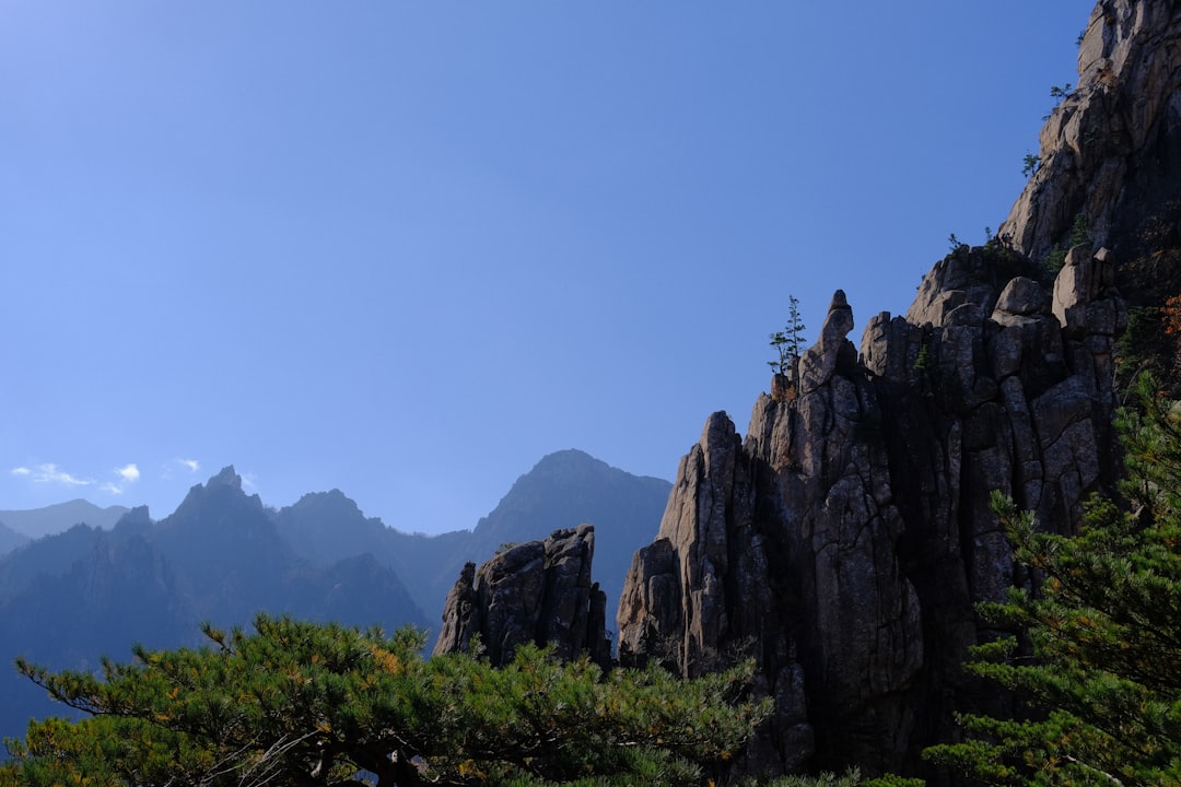 Parc national de Seoraksan : un paradis naturel en Corée du Sud - 강원 속초시 설악동 | Secret World Trip Planner
