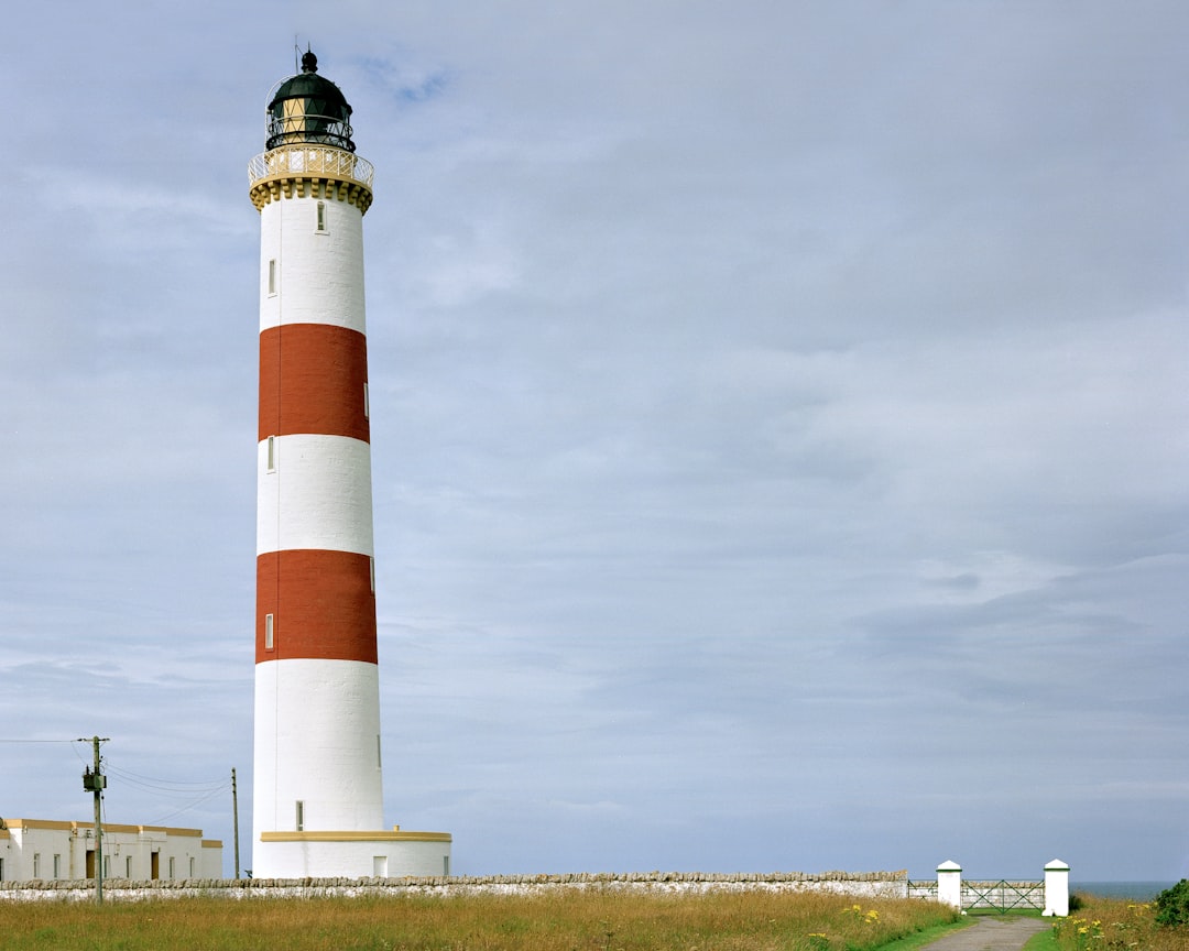 Découvrez le phare de Tarbat Ness : un joyau de l'Écosse - V68F+29 Tain | Secret World Trip Planner