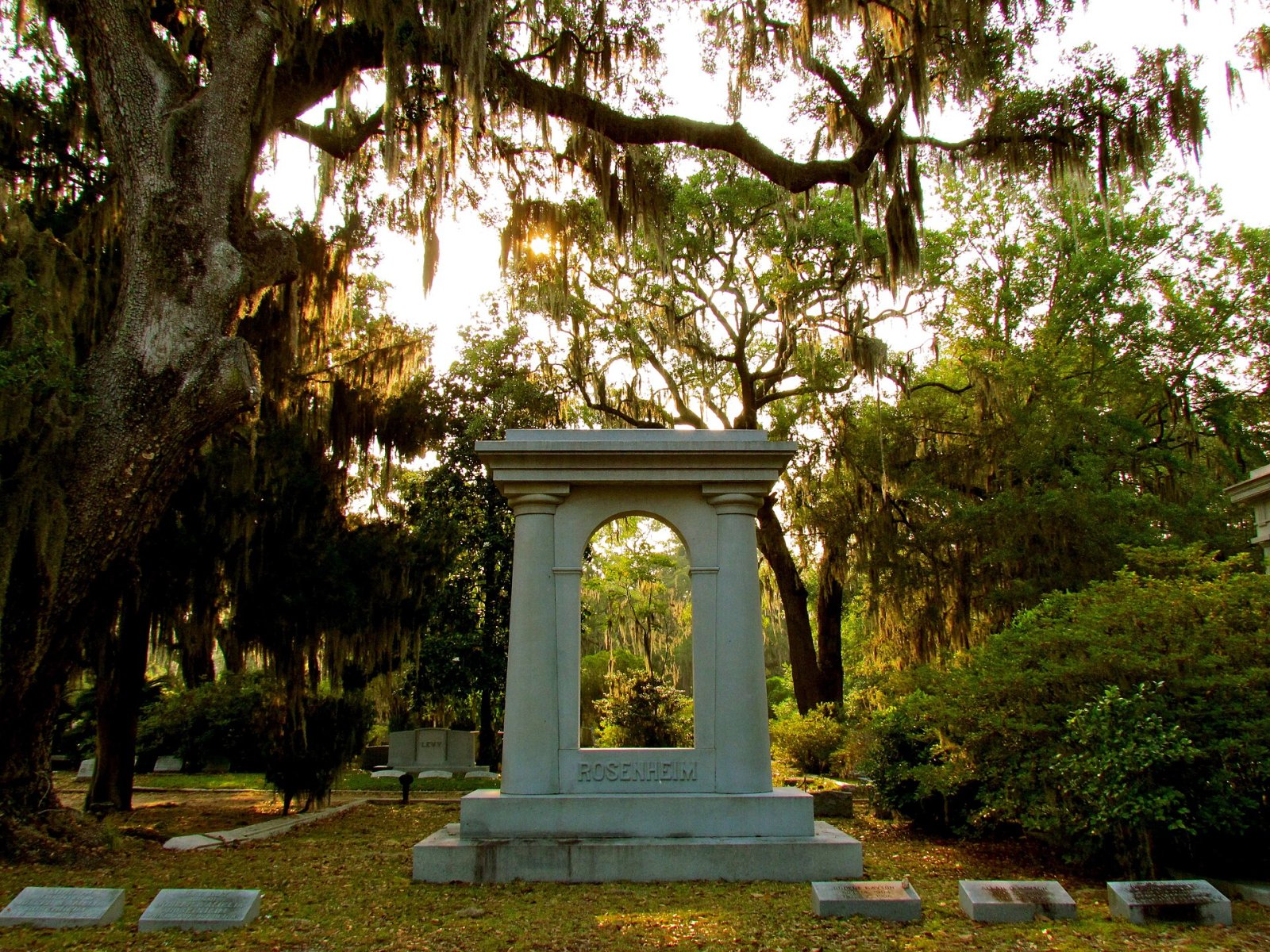Discover Bonaventure Cemetery: A Treasure of Savannah | Secret World Trip Planner