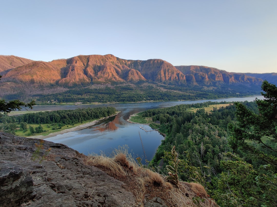 Discover the Columbia River Gorge: Nature and Adventure in Hood River — Hinggan League