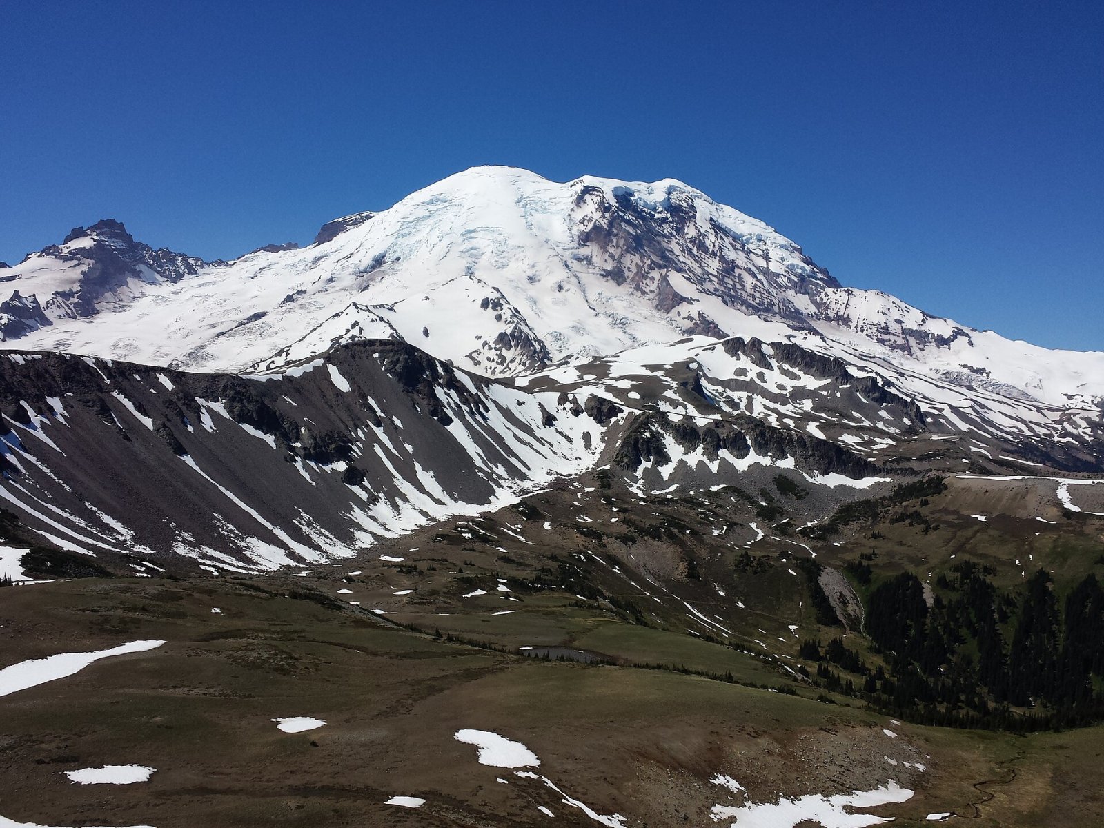 Scopri la bellezza mozzafiato del Mount Rainier National Park | Secret World Trip Planner