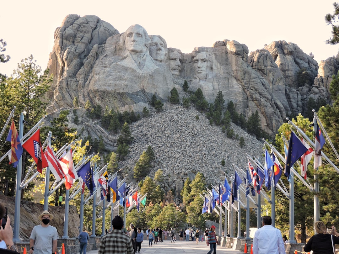 Entdecken Sie das Nationaldenkmal Mount Rushmore in South Dakota | Secret World Trip Planner