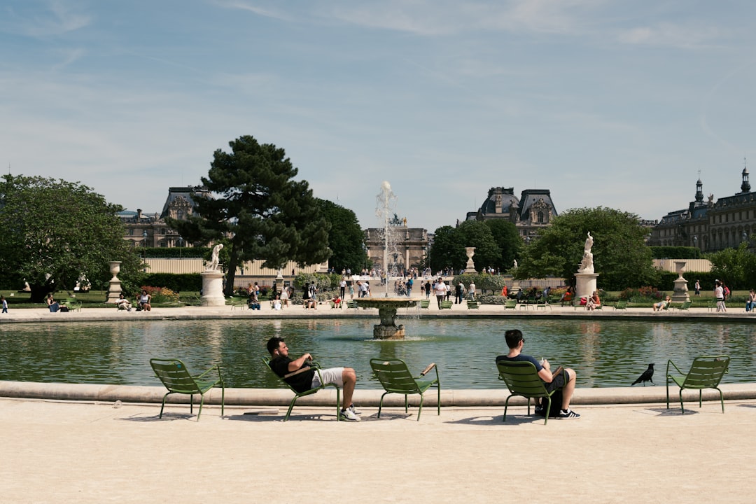 Сад Тюильри: Уголок Красоты в Париже - 75001 Parigi | Secret World Trip Planner