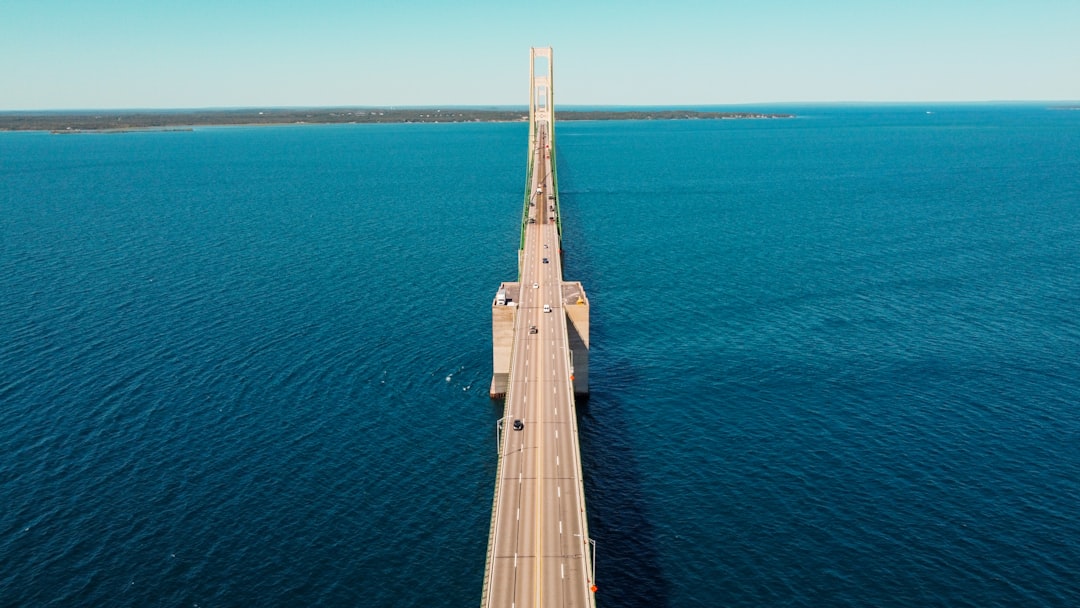 Puente Mackinac: Un Vínculo Entre Dos Mundos - Mackinaw City | Secret World Trip Planner