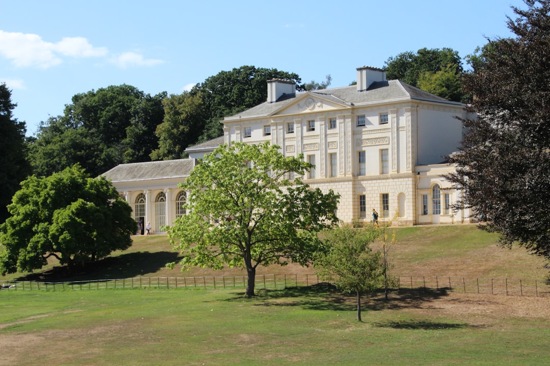 Descubre Hampstead Heath: Los Jardines Ocultos de Londres - Londra | Secret World Trip Planner